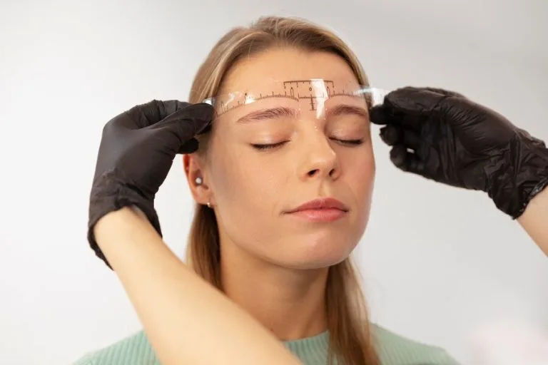 Știai că — lifting sprâncene, Dr. Diana Gheorghiță