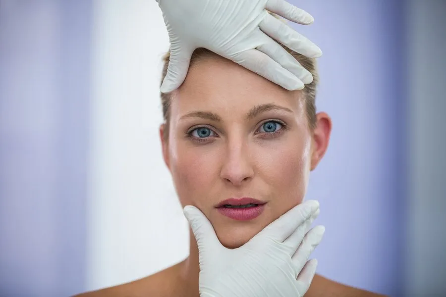 Cum funcționează lipofillingul facial